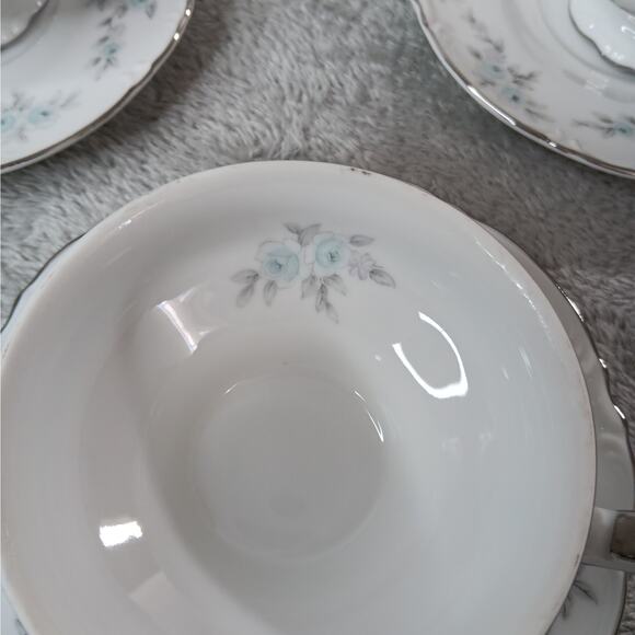 4 MIKASA Barbizon Teacup and Saucer Sets Vintage White Porcelain w/ Blue Flowers - Picture 4 of 15